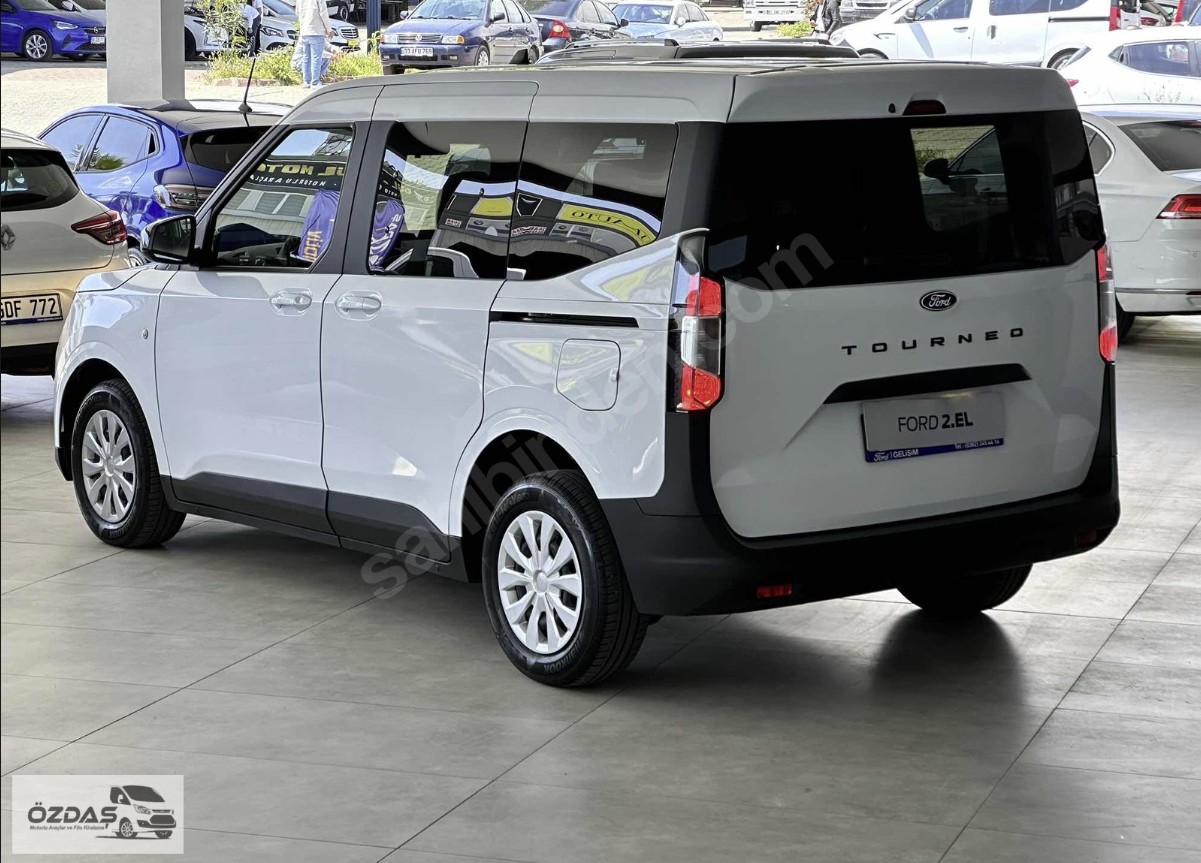 TOURNEO COURİER 1.5L DELUXE DİZEL 2024 MODEL